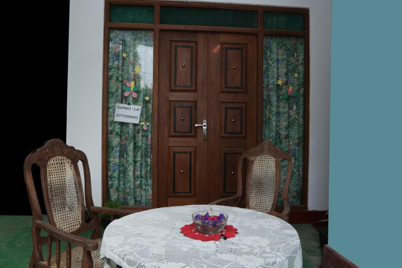 Bed and Breakfast Vivid Lanka Bentota Esterno foto