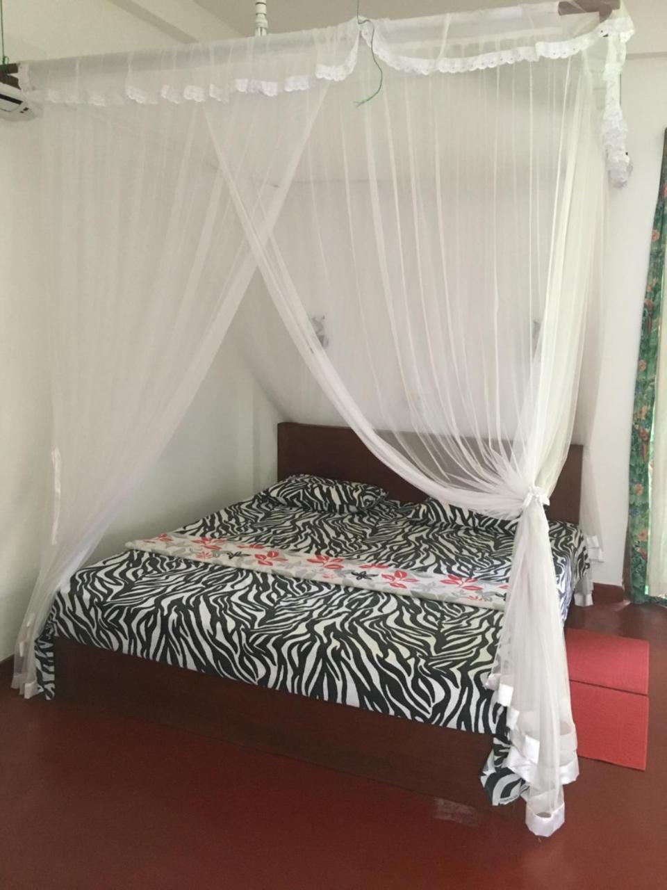 Bed and Breakfast Vivid Lanka Bentota Esterno foto