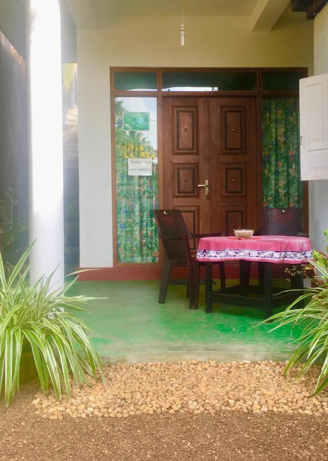 Bed and Breakfast Vivid Lanka Bentota Esterno foto