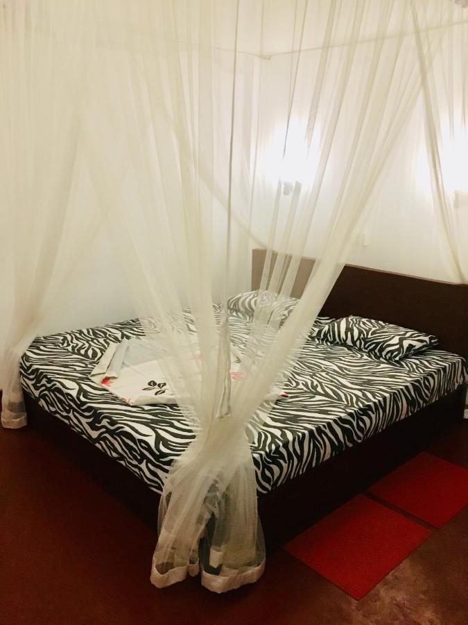 Bed and Breakfast Vivid Lanka Bentota Esterno foto