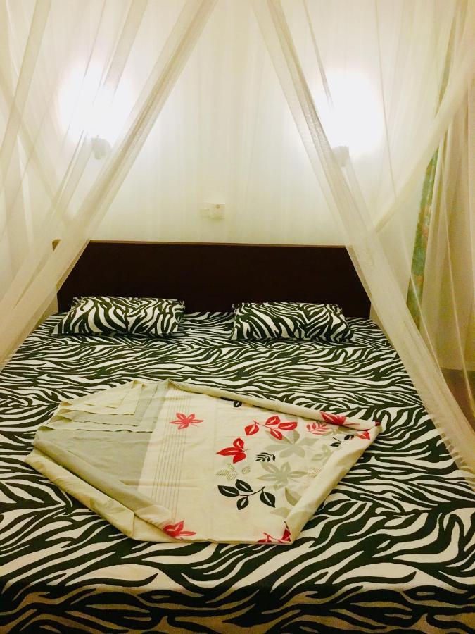 Bed and Breakfast Vivid Lanka Bentota Esterno foto